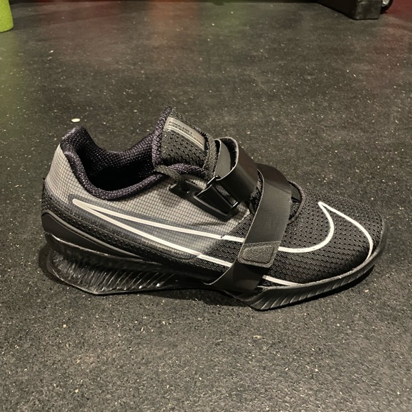 Men’s Nike Romaleo 4 - Picture 8 of 9
